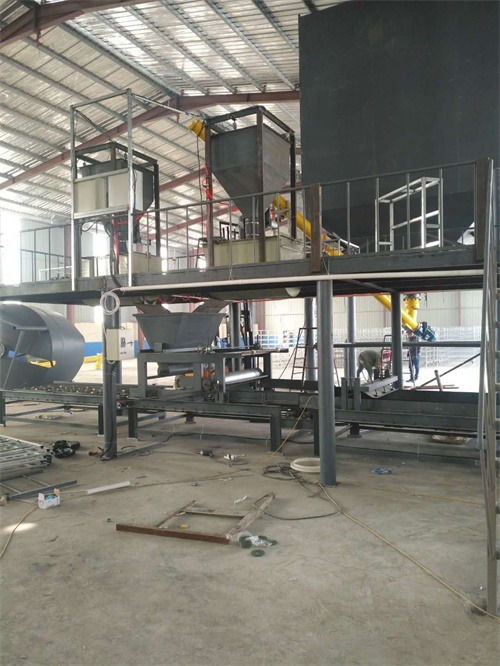 佳鑫厂家直销免拆复合保温板设备 一站式解决方案助力建筑施工升级
