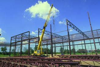 无锡吊车出租与装修施工服务 专业设备与高效施工的完美结合